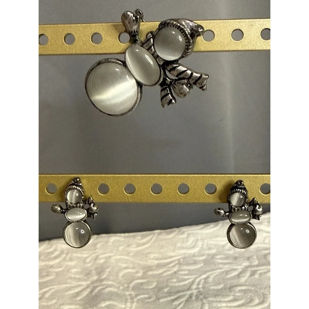3 Piece Set Earrings And Silvertone White Cabochon Christmas Snowman Pin Brooch